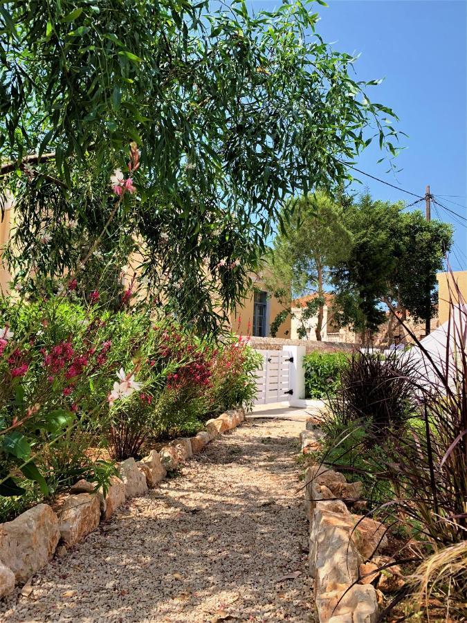 Villa Miranda Chalki Town Extérieur photo